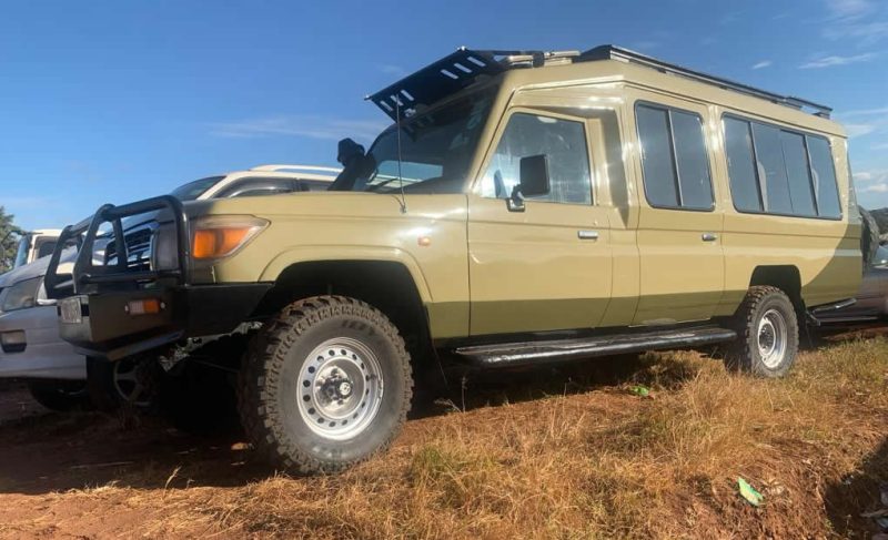 Toyota Land Cruiser Hardtop Safari Vehicle Car Rental Kenya 6133